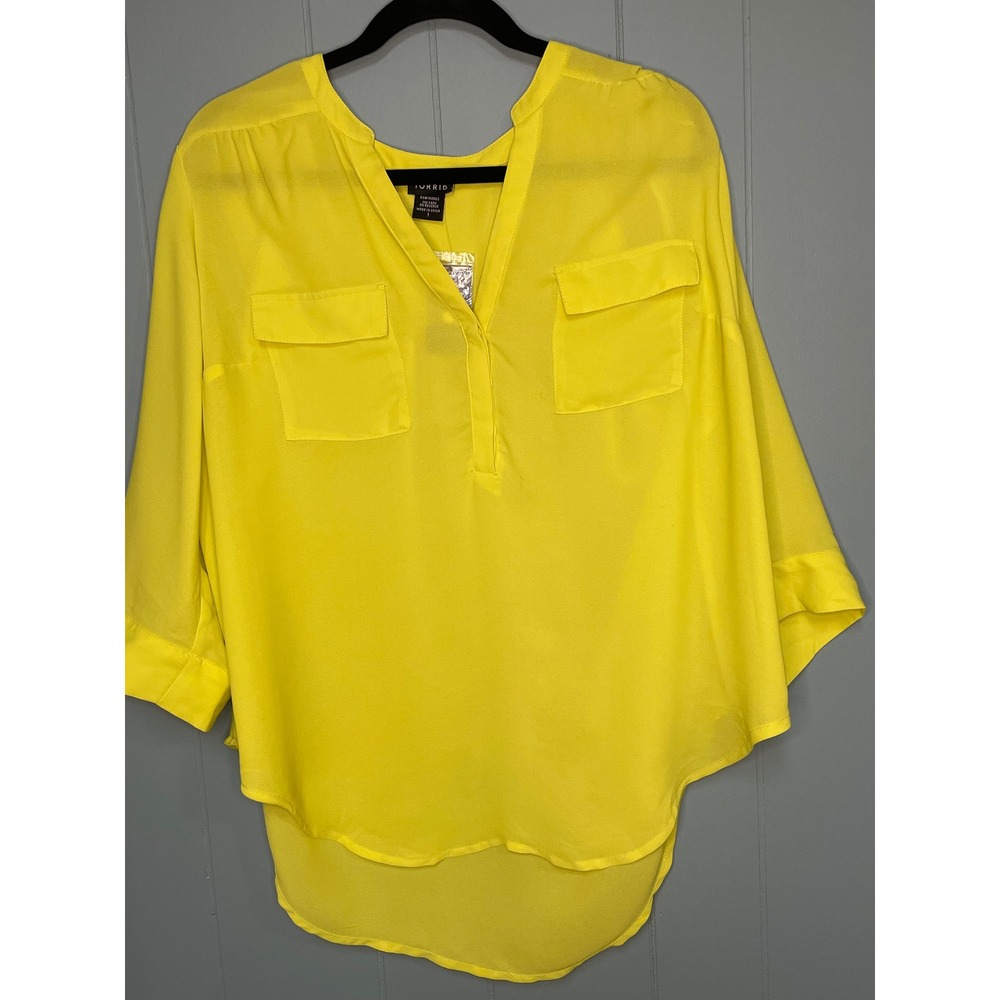 Torrid Georgette Pullover Blouse in lime green Size 1‎